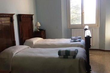 هتل Agriturismo Capriata Shore Club