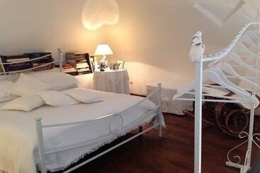 Отель B&b Michelangeli   Private Parking