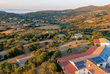 בית מלון כפרי Borgo Alba Barona Turismo Rurale