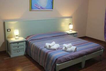 בית מלון כפרי Bosa Guest House