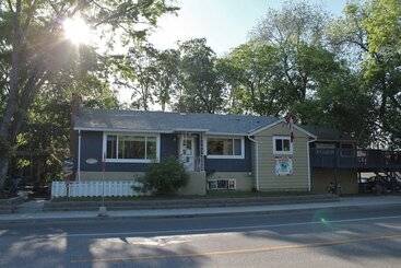 בית מלון כפרי Kelowna International Hostel