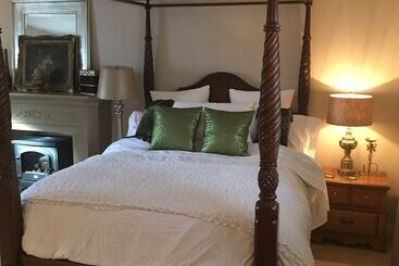 בית מלון כפרי Niagara On The Lake Furnished Rentals