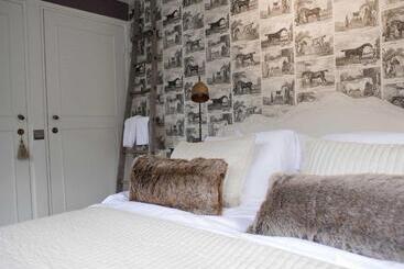 בית מלון כפרי & Restaurant Meneer Van Eijck