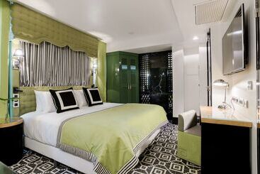 Отель Room Mate Anna