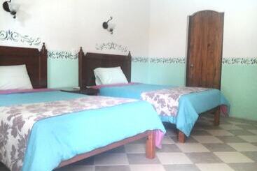 בית מלון כפרי Tunich Beh