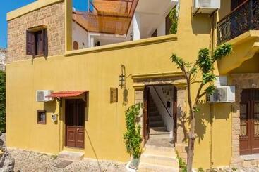 מלון דירות Knights Of The Old Town