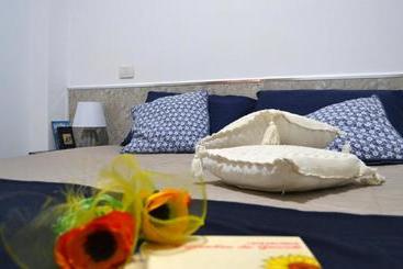 هتل Casa Vacanza Il Giardino Dei Girasoli