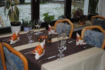 酒店 Gasthof Zum Diemeltal