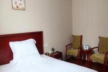 בית מלון כפרי Greentree Inn Jiangxi Yingtan Railway Station Square Business