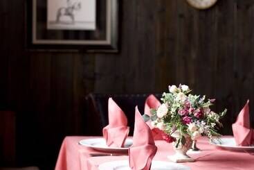 호텔 Zum Hauenden Schwein