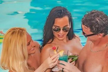 هتل Naturist Angel Nudist Club   Couples Only