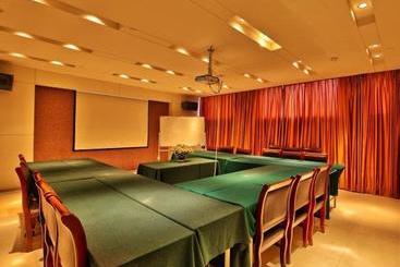 فندق Jinjiang Inn Tiantai Passenger Center