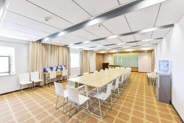 Hanting Hotel Xining Fengqing Road Convention And Exhibition Center