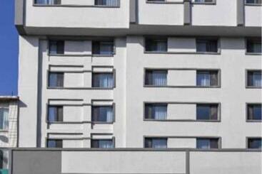 Hanting Premium Hotel Fengcheng Pedestrian Street