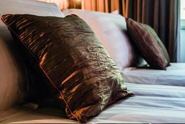 호텔 Amosa Liège City Centre