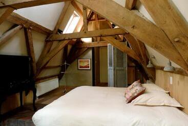 Отель B&b Saintsauveur Bruges