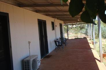 هتل Ningaloo Bed And Breakfast