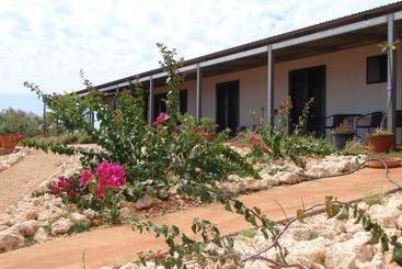 בית מלון כפרי Ningaloo Bed And Breakfast