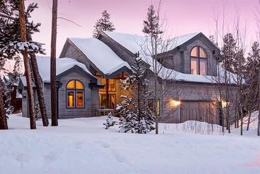 ホテル Shekel Haus