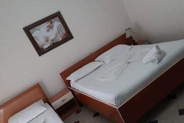 هتل Vila 57