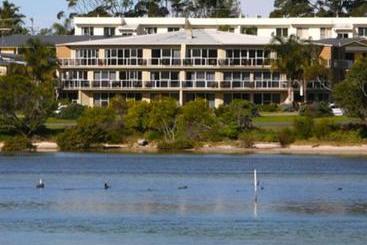 בית מלון כפרי Waterview Luxury Apartments