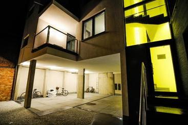 هتل Your House Apartments