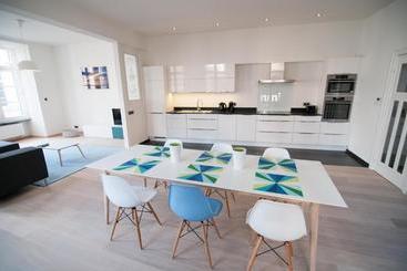 هتل Your House Apartments