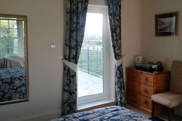 Avalon Lodge Bed And Breakfast