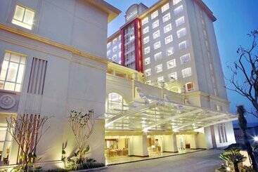 ホテル Grand Zuri Bsd City