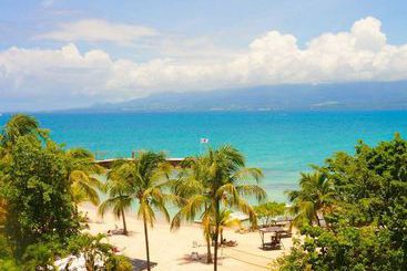 هتل Karibea Beach Residence Prao