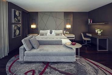 هتل Mercure Santa Rosa La Pampa