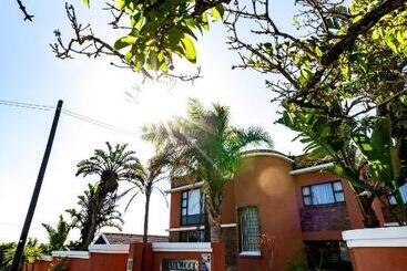 ベッドアンドブレックファースト Harewood Lodge