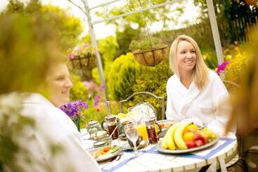 צימר Tivoli Homestay