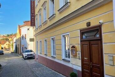 هتل Penzion Weber