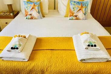 Avon Beach Bed & Breakfast