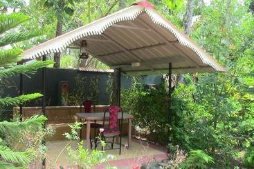 Hotel Karthika Plaza Resort Varkala