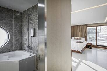 ホテル Ray Tourist