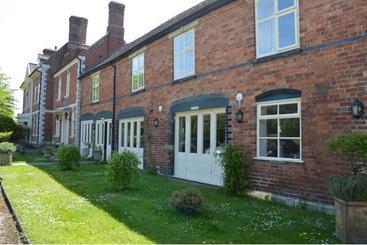 בית מלון כפרי The Inn At Grinshill