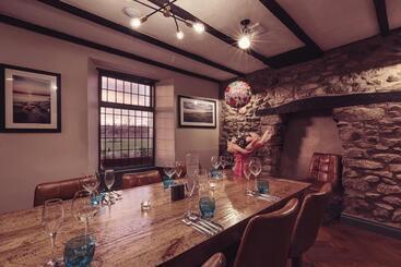 ツーリストアパートメント Longlands Inn & Cottages