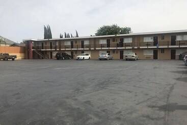 모텔 Economy Inn Antioch