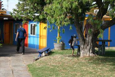 هاستل Oceanfront Backpackers