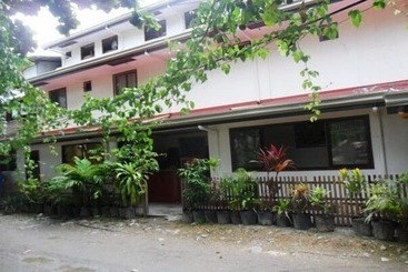 הוסטל Wendy's Apartelle