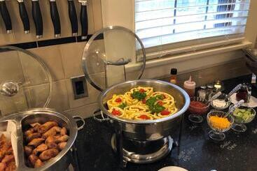 민박 Leonard At Logan House