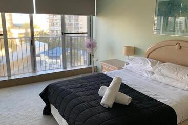 Condor Ocean View Apartments Managed By Gold Coast Premium