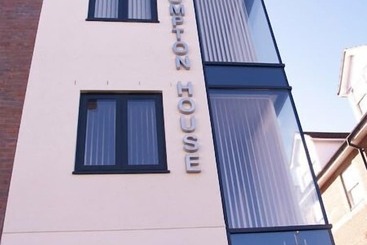 Crompton House Apartments