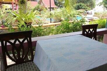 בית מלון כפרי Lanta Villa Resort