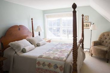 هتل Red Clover Inn And Restaurant