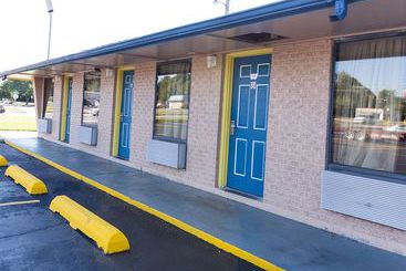 汽车旅馆  Regency Inn & Suites