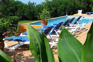 استراحتگاه Marblue Villa Suites