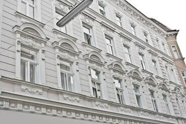 Royal Resort Apartments Westbahnhof